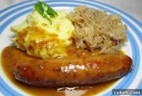 German Sausages in Beer Gravy Recipe – Authentic Klassiker