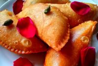 Coconut Mawa Gujiya Recipe: How to Make Soft, Sweet Gujiyas
