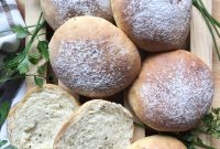 Sour Cream and Chive Potato Dinner Rolls