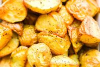 Crispy Oven-Roasted Potatoes with Garlic and Herbs