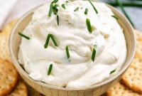Creamy Garlic Dip Recipe for Snacks and Parties