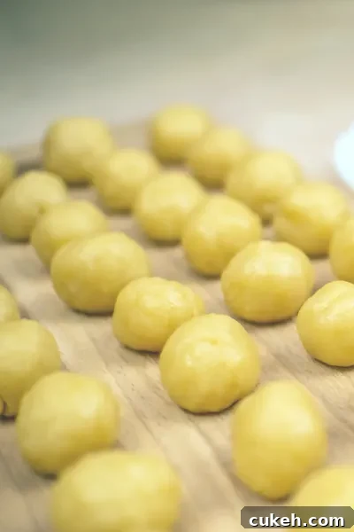 sugar cookie dough balls 