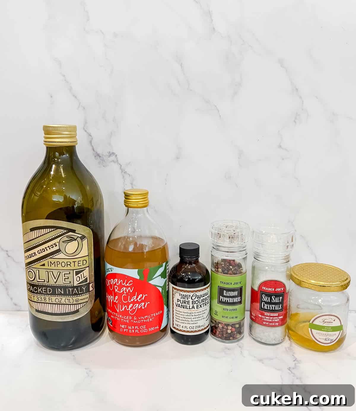 Ingredients needed to make vanilla vinaigrette.
