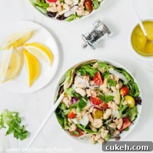Salad with white beans and tuna.