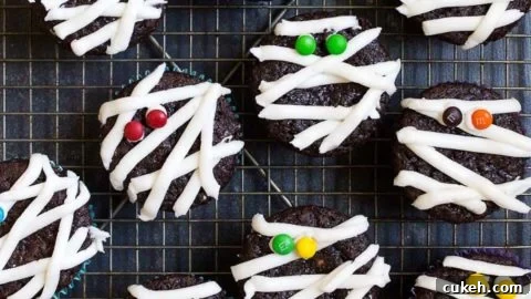 mummy cupcakes