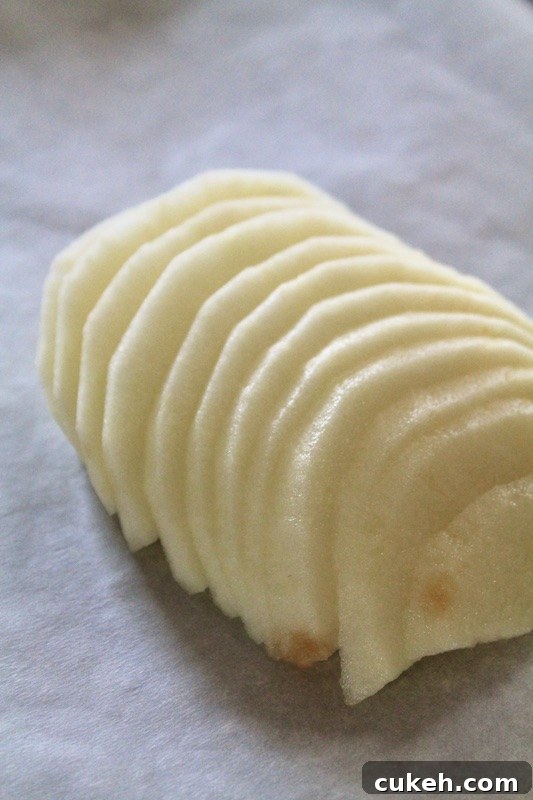 sliced apples