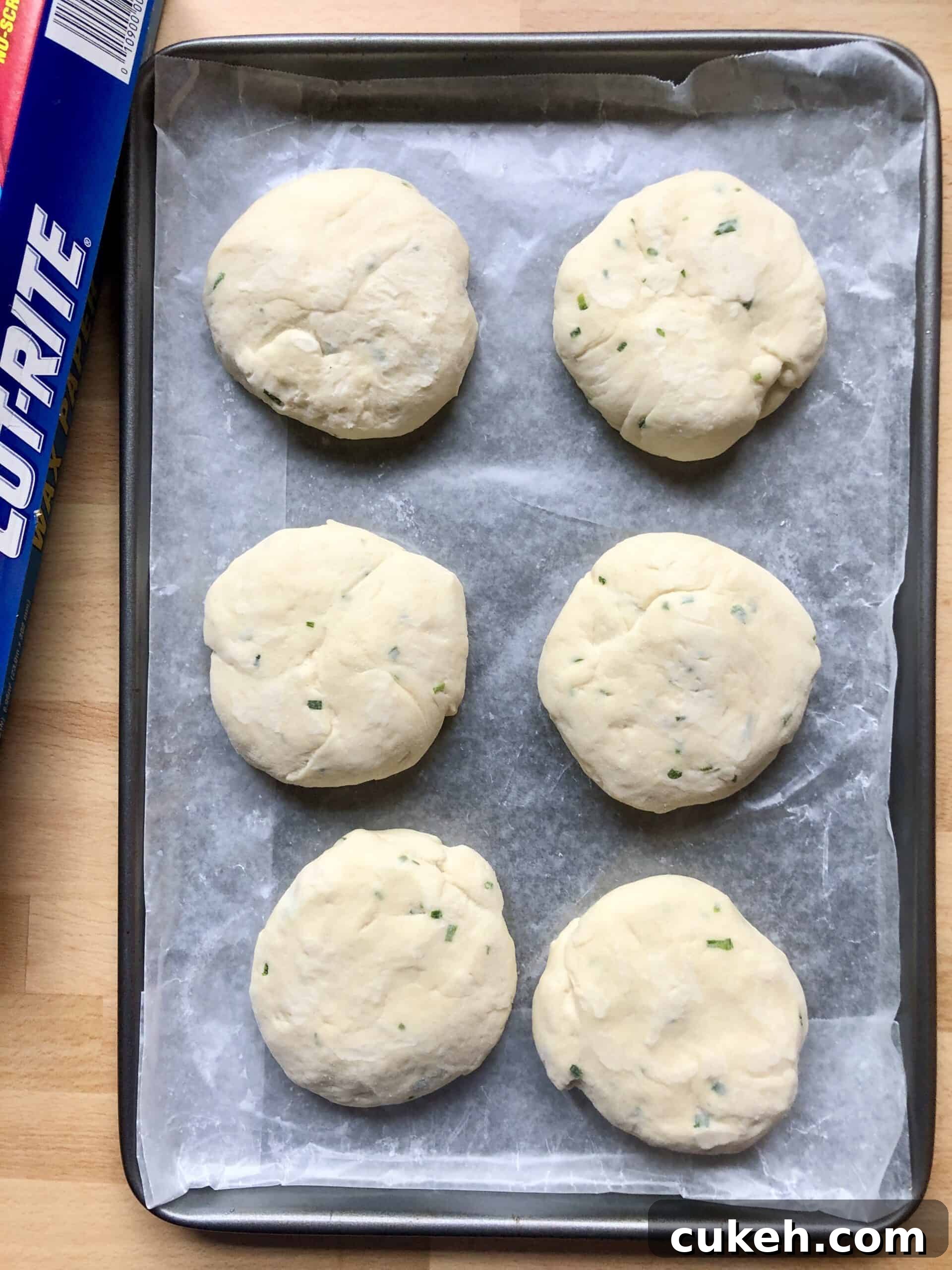 Sour Cream and Chive Potato Dinner Rolls 8 sour cream & chive potato rolls