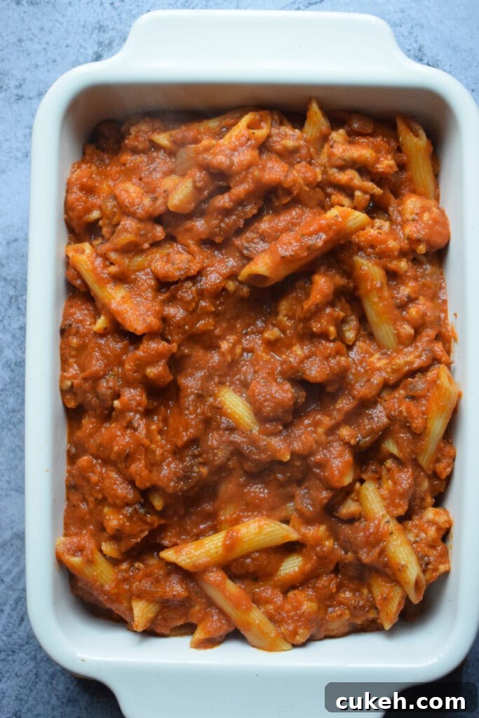 Pasta with marinara sauce.