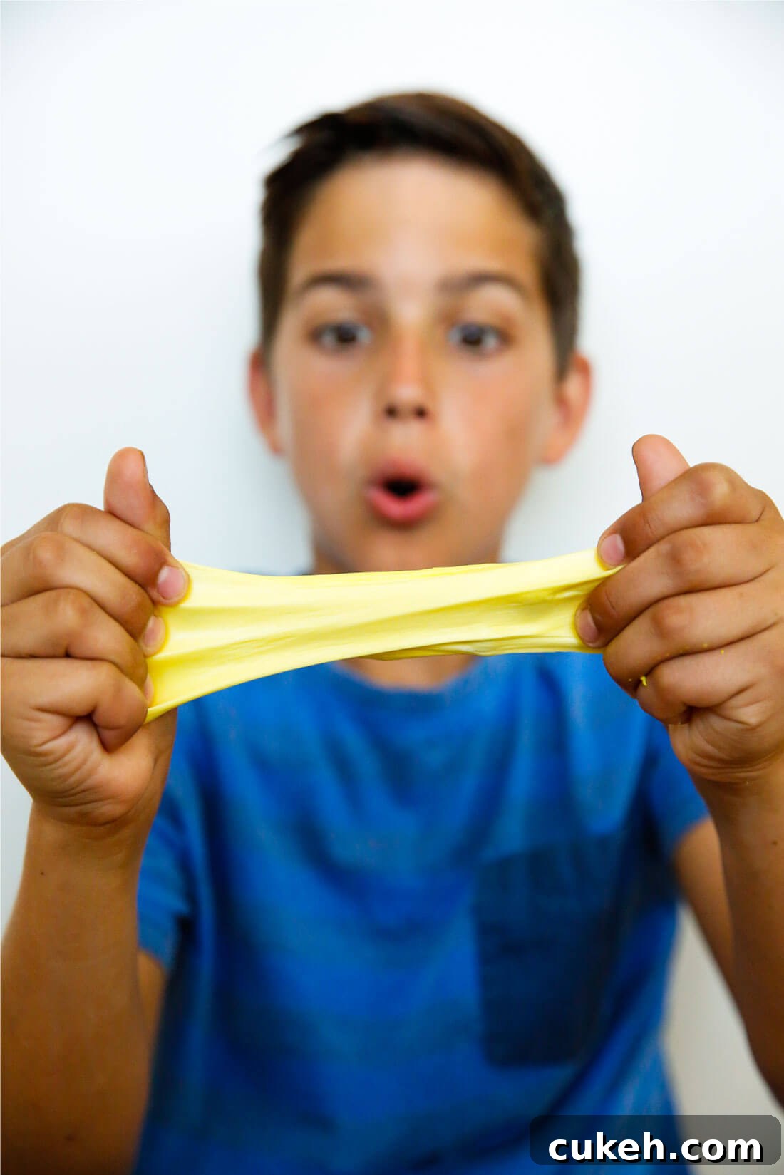 How to Make Emoji Slime - super easy and fun craft to do with your family! via www.thirtyhandmadedays.com