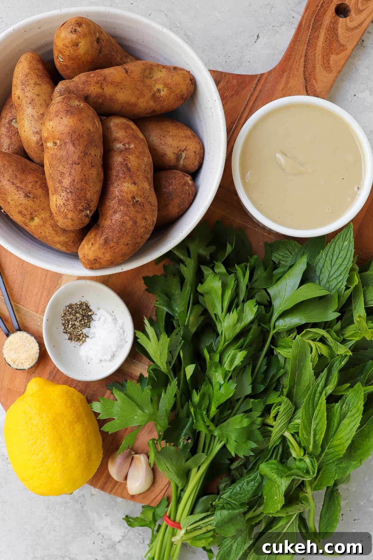Ingredients fr air fried fingerling potatoes.