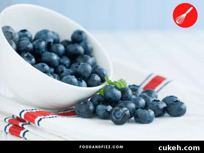 Blue Foods Guide: Fruits, Vegetables, Meats & Spices Explained 3 Blueberries